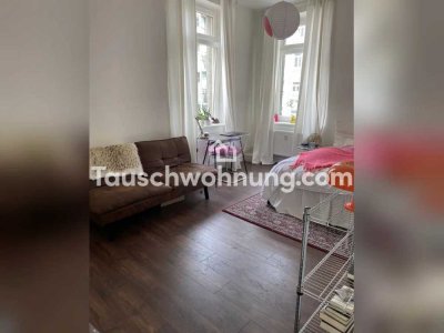 Tauschwohnung: Zentraler geht’s nicht: Gemütliche 1,5 Zimmer SAGA-Wohnung