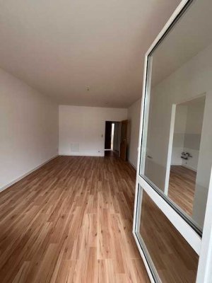 Gutgeschnittene 3 Zimmerwohnung mit Balkon und Blick ins Grüne!