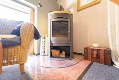 Neue Heizung, neues Bad und schöne Einbauküche! Balkon und Garage!