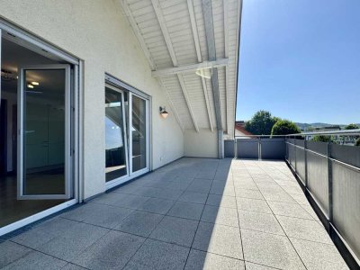 +++ Hübsche Maisonette-Wohnung mit großer Dachterrasse +++