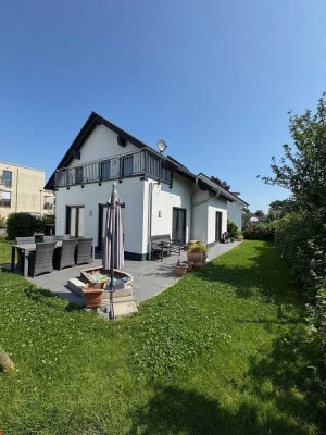 Mitten in der Universitätsstadt Gießen: Traumhaftes neuwertiges Einfamilienhaus mit Garage & Garten