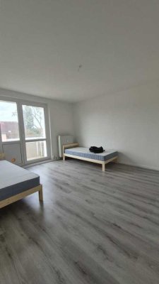 Klimaanlage, Einbauküche, Balkon - 2 Zimmer-Wohnung