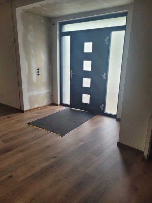 Sehr schöne helle Wohnung, Erstbezug, kernsanierter Altbau, KfW 55 Haus, barrierefrei im EG, 105 m²