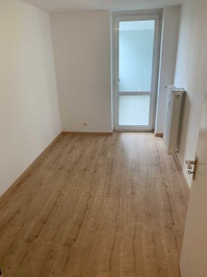 3-Zimmer-Wohnung  mit Balkon u. Stellplatz