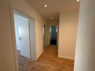 Helle 3 Zimmer Wohnung nach Kernsanierung zu vermieten
