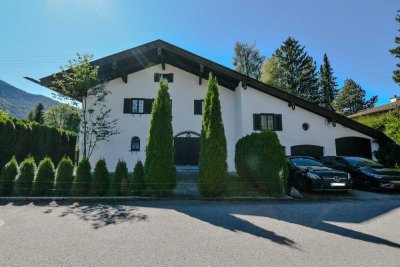 Elegantes Landhaus mit Bergblick.