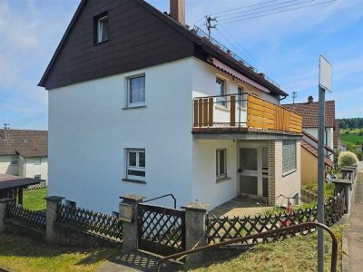 Wohnung zum Sanieren in einem 2-Fam.-Haus in ruhiger Lage