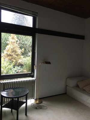Ruhiges 1-Zi-Apartment, ca. 21 qm, möbliert für ruhigen Mieter in 1-Familienvilla, ca. 25min zu Fuß zur Uni, Bushaltestelle 150m entfernt