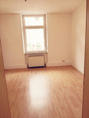 1 Zimmer in einer 4er WG in schöner Altbauwohnung Nähe Hochschule