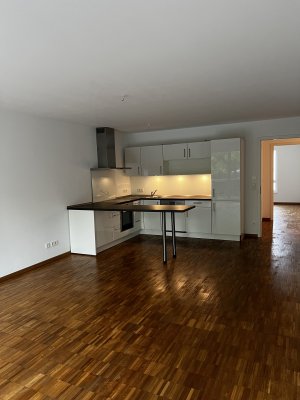 Exklusive 3 Zimmer Wohnung, mit Balkon in zentraler Lage