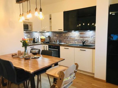 Geschmackvolle 4-Raum-Wohnung mit Balkon und Einbauküche in Düsseldorf
