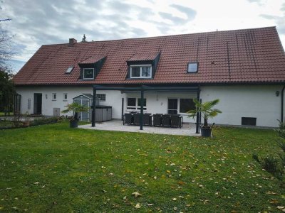 Zwei Doppelhaushälften mit insgesamt 320 qm Wfl. und 8898qm Grund, auch teilbar, Olching