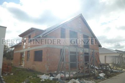 Zweifamilienhaus als Doppelhaus im Rohbau in Ilsede!