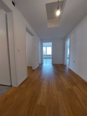 Frisch renovierte 3 Zimmer Wohnung in Mering zu vermieten.
