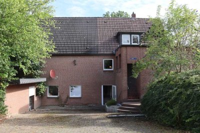 Großes Familienhaus in grüner Feldrandlage