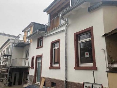 3 Zimmer Hinterhaus mit zwei Balkonen und einer Loggia