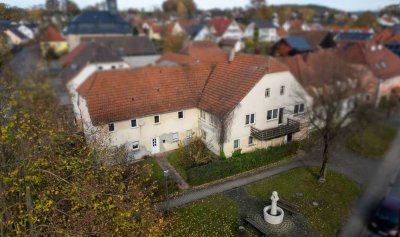 Großes, renovierungsbedürftiges Wohnhaus zum günstigen Preis.