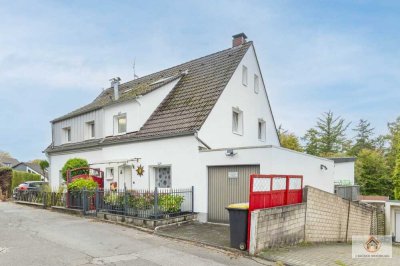 Einfamilienhaus mit Garage, großem Garten & ausgebautem Dachstudio