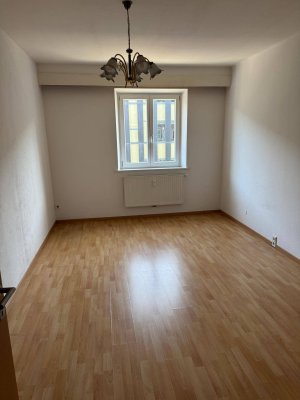 Freundliche 3-Zimmer-Wohnung mit Balkon und Einbauküche in Innsbruck