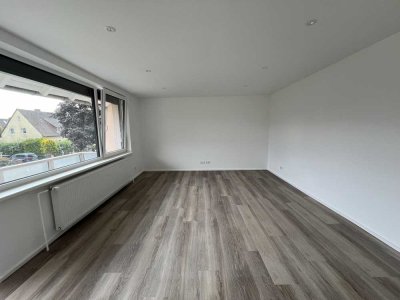 IN EXPONIERTER LAGE VON BISSENDORF: modern sanierte 5-Zimmer Maisonettewohnung mit Balkon und EBK