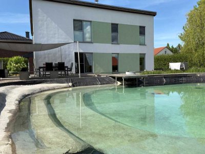 Modernes EFH (KfW 40) mit Schwimmteich + multifunktionalem Nebengebäude ( 78 m²)