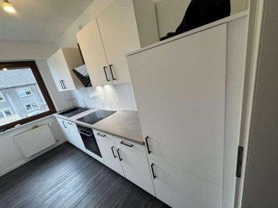 Schöne 2,5 Zimmer Wohnung mit Einbauküche Nähe Centro