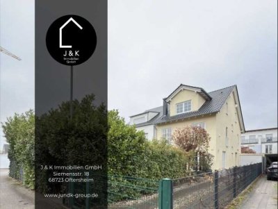 Stilvolle Doppelhaushälfte in top Lage zu verkaufen