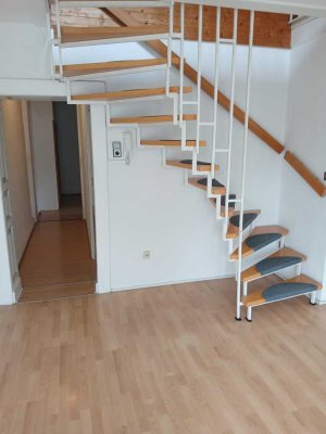 Familien- und WG- geeignet: 5-Zimmer-Maisonettewohnung, Nähe Bahnhof Ohligs