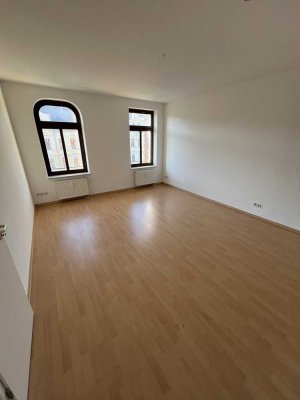 Helle und ruhige 2-Zimmer-Wohnung in Schloßchemnitz mit Tageslichtbad