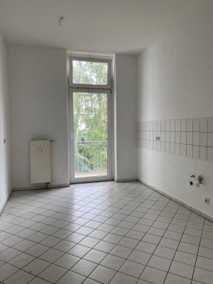 ++ 4-Raumwohnung mit BALKON ++