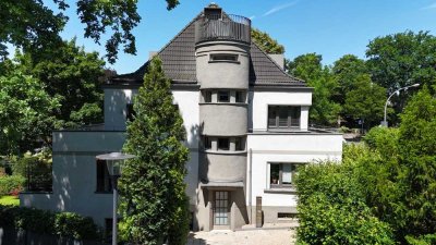 Schmuckstück! Großzügige Eigentumswohnung mit Eckbalkon und Garage in Köln-Rath