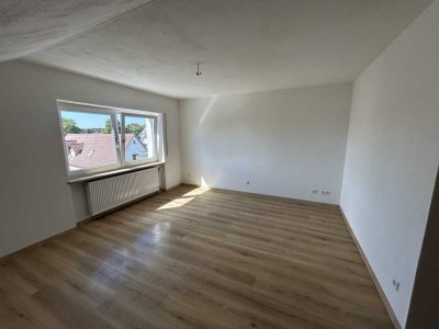 Exklusive 2-Zimmer-Dachgeschosswohnung in Gaimersheim