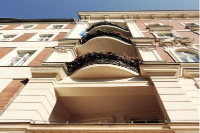 Beautiful & Charming 2-Room Apartment in the Peaceful Courtyard of a Classic Altbau