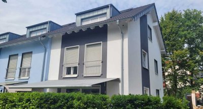 Elegantes Eckhaus in begehrter Lage –  Stilvolle Wohnatmosphäre für die ganze Familie