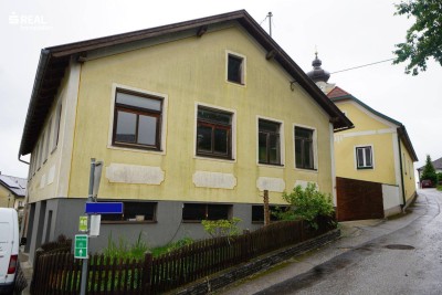 Wohnhaus mit großzügiger Mehrzweckhalle (ehem. Tischlerei)