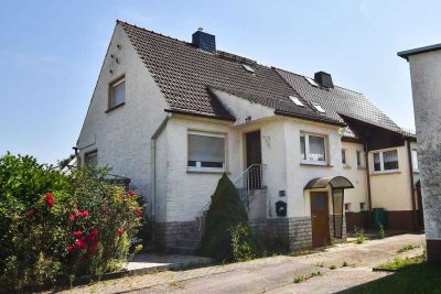 Charmante Doppelhaushälfte mit Garage...