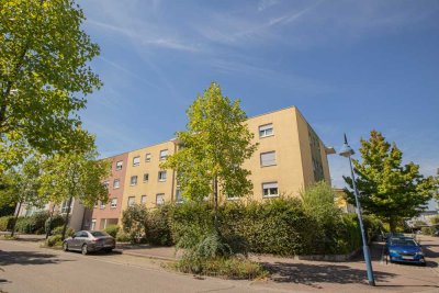 FR-Rieselfeld: Schöne Dachgeschosswohnung mit großer West-Terrasse und Aufzug