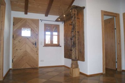 Charmante 4 Zimmer - OG Wohnung mit Altholz Sichtdachstuhl