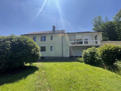 Wohn- und Geschäftshaus mit separaten Ferienhaus in bester Lage von Hochwaldhausen!