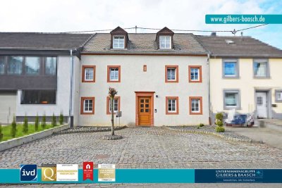 Beilingen: Charmantes Zweifamilienhaus mit Garten und Außenstellplätzen