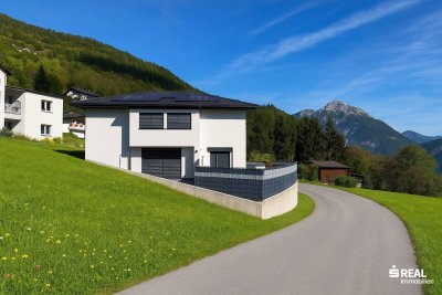 Modernes Fertigteilhaus in Wenns – stilvoll wohnen mit traumhaftem Ausblick