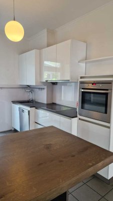 Großes EFH top Lage Köln-Dellbrück, frisch renov. mit schönem Garten, geh. Ausstattung, hochw. EBK