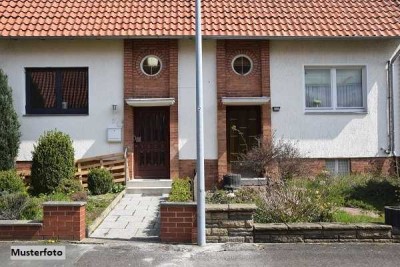 Einfamilien-Doppelhaushälfte mit Garage - provisionsfrei