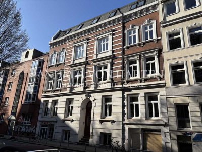Charmante Dachgeschosswohnung mit Terrasse in Ottensen