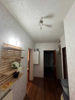 Neu Renovierte Voll möblierte Wohnung mit Balkon und EBK - Nur 1 Jahr
