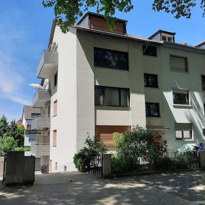 Sehr schöne ruhige  Erdgeschosswohnung/1 OG mit Südbalkon, nahzu ebenerdiger Eingang