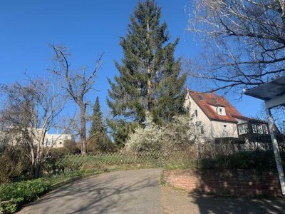 Renoviertes Einfamilienhaus mit großem Garten in ruhiger sonniger Lage für Familien
