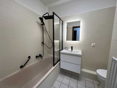 Renovierte 1-Zimmerwohnung mit Balkon & PKW-Stellplatz in Pinneberg