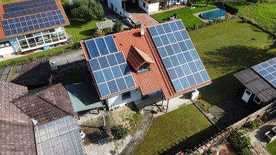 Solides Einfamilienhaus mit weitläufigem Garten