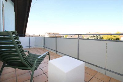 Charmante, helle 3,5-Zimmer-Dachgeschoss-Wohnung mit
gemütlichem Abendsonnen-Balkon!